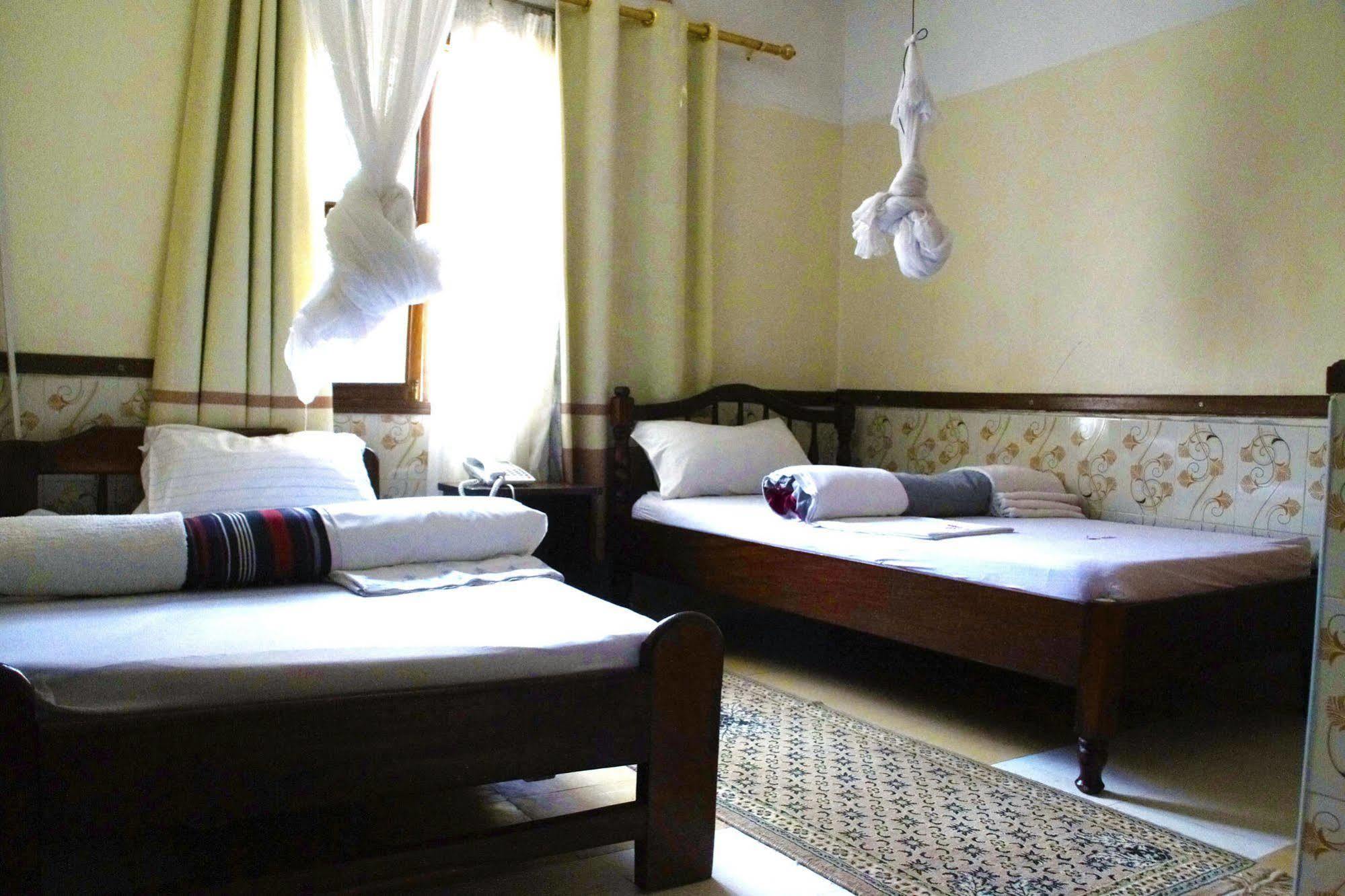 Keba Inn Lyamutundwe 외부 사진
